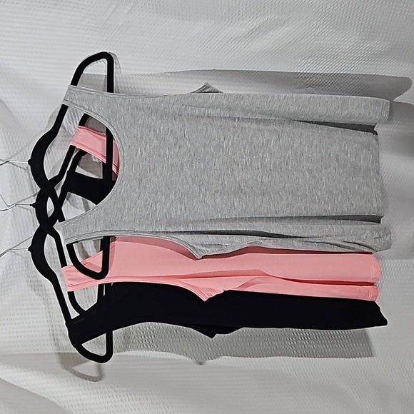 Air Curvey Set Of 3 Sleeveless Tank Tops Women's Size XL - Picture 9 of 9